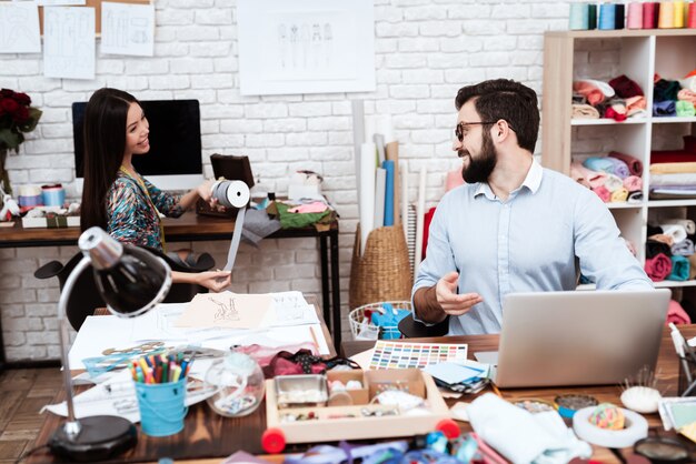 Shopify vs. Etsy: A Comprehensive Comparison for Handmade Business Owners