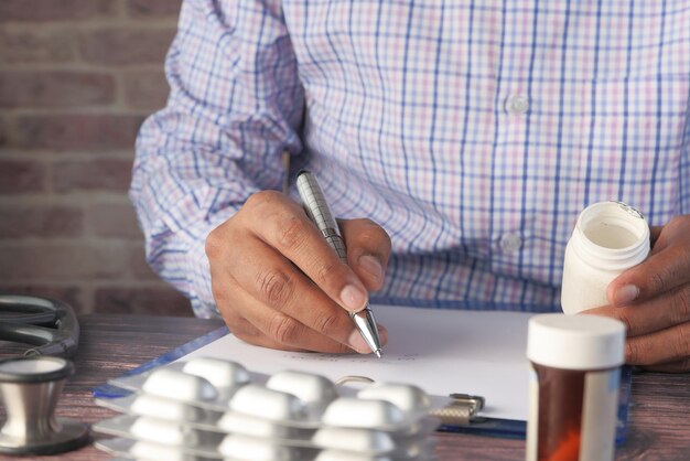 Understanding the Opioid Crisis: A Comprehensive Guide 5 Understanding the Opioid Crisis A Comprehensive Guide 1 Understanding the Opioid Crisis: A Comprehensive Guide