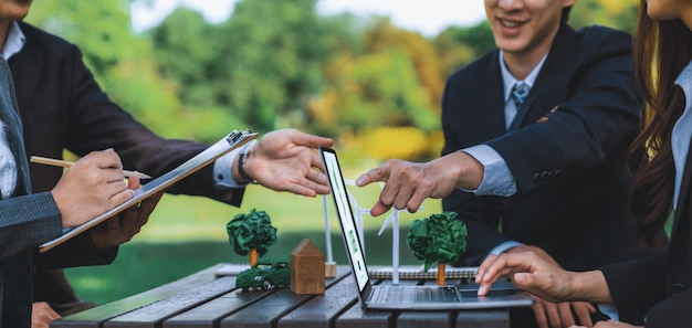 Building Wealth through Value Investing: Lessons from Brett Ashcroft Green