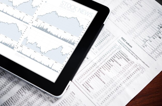 Market Recap: Stocks End Mixed Amid Global Economic Uncertainties