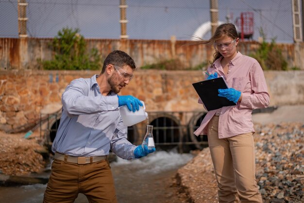Understanding the Basics of Radio-Krypton Groundwater Dating: A Primer
